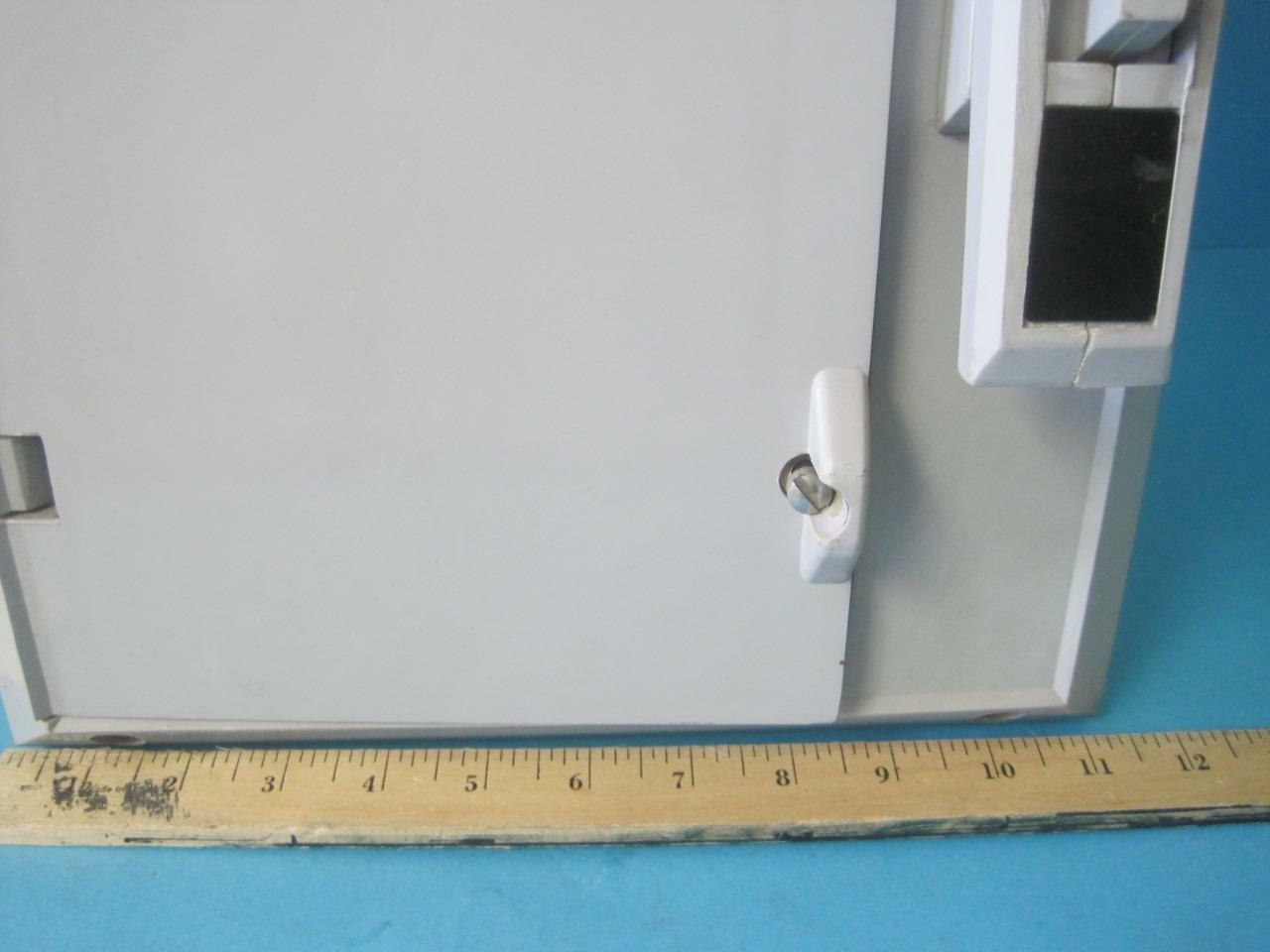 New Crouse Hinds Corrosion Resistant Enclosure Box Disconnect Switch NST1018F D