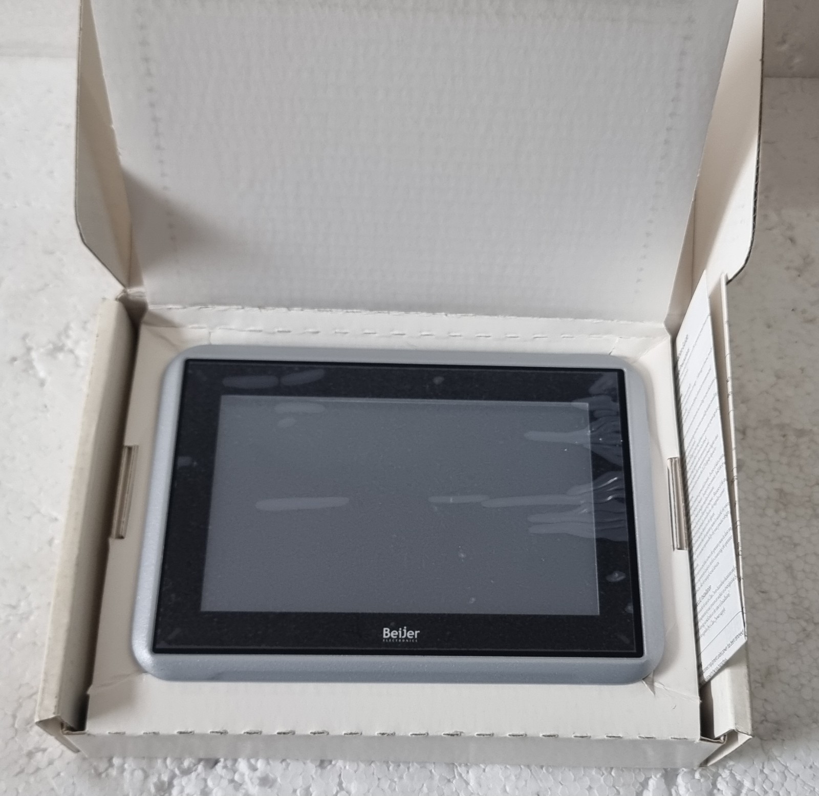 BEIJER ELECTRONICS IX T7B PART NUMBER 640000102 HMI DISPLAY