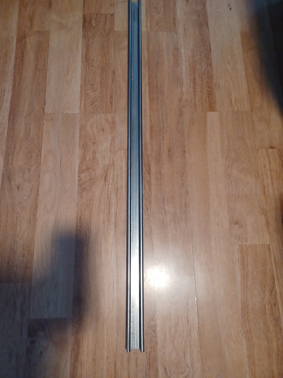 B-LINE SOLID STRUT CHANNEL 1″×1-5/8″×40-5/8″ STAINLESS STEEL 304 12 GAUGE Qty 1