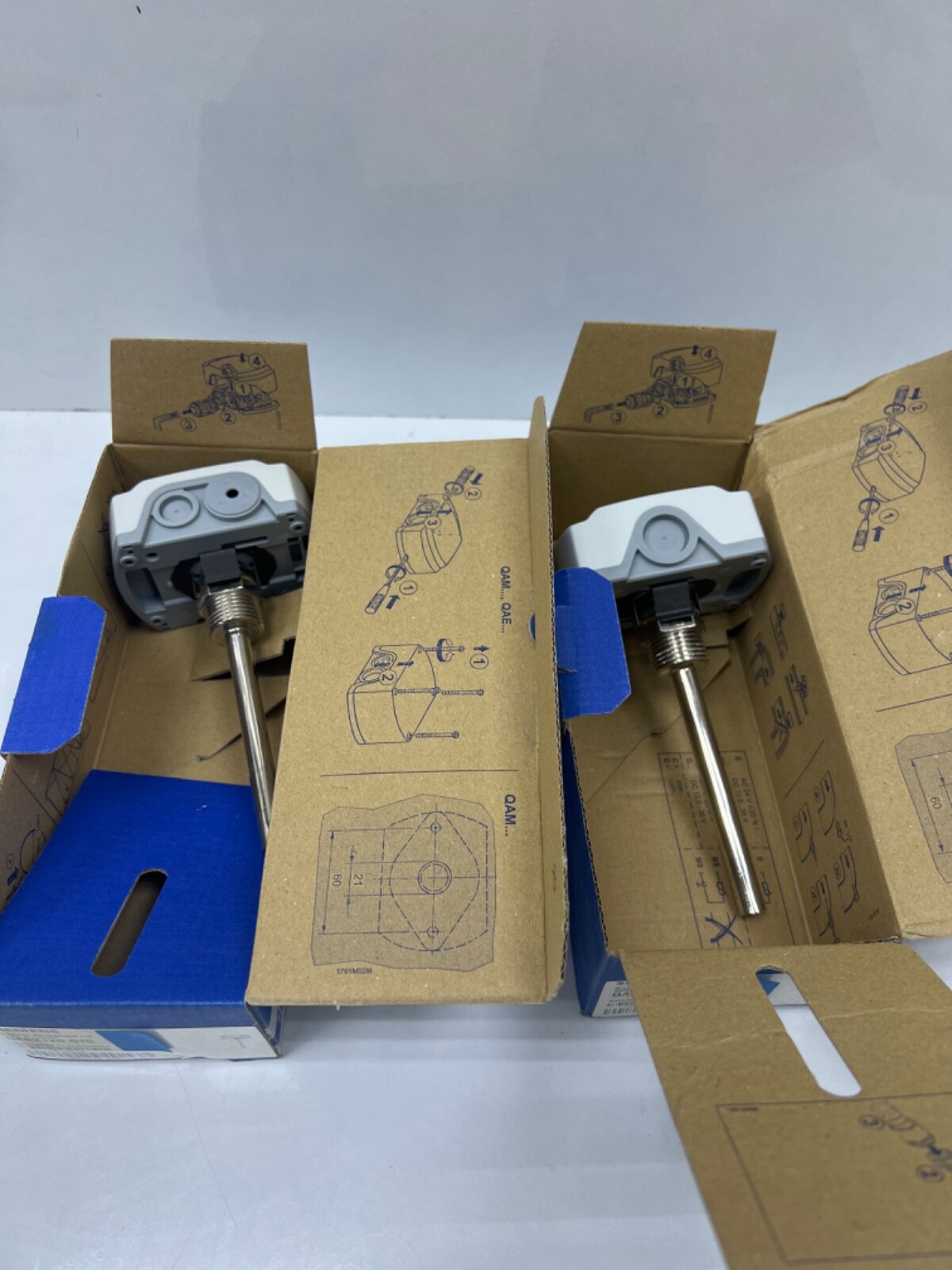 Lot 2 pcs SIEMENS Temperature sensor QAE2120.010