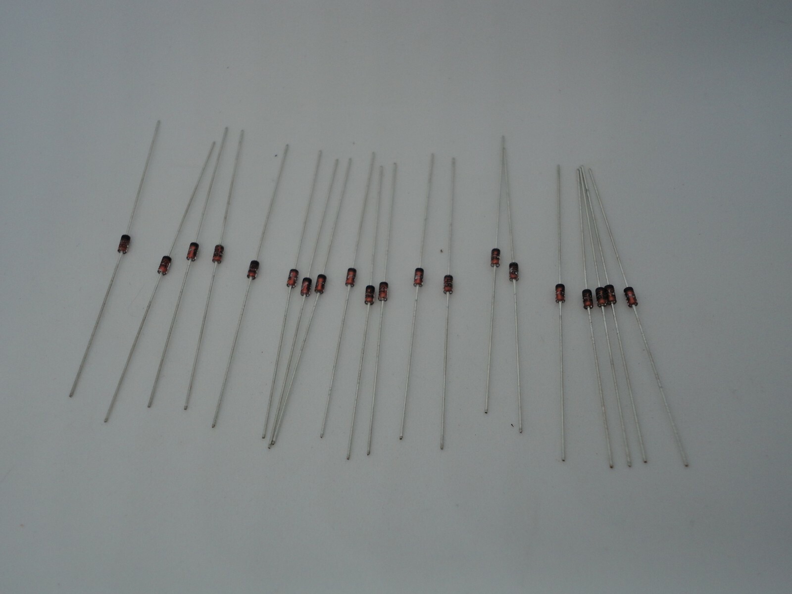 20 Pcs Pack Lot 1N4148 DO-35 High Speed Nano Micro Switching Signal Glass Diode