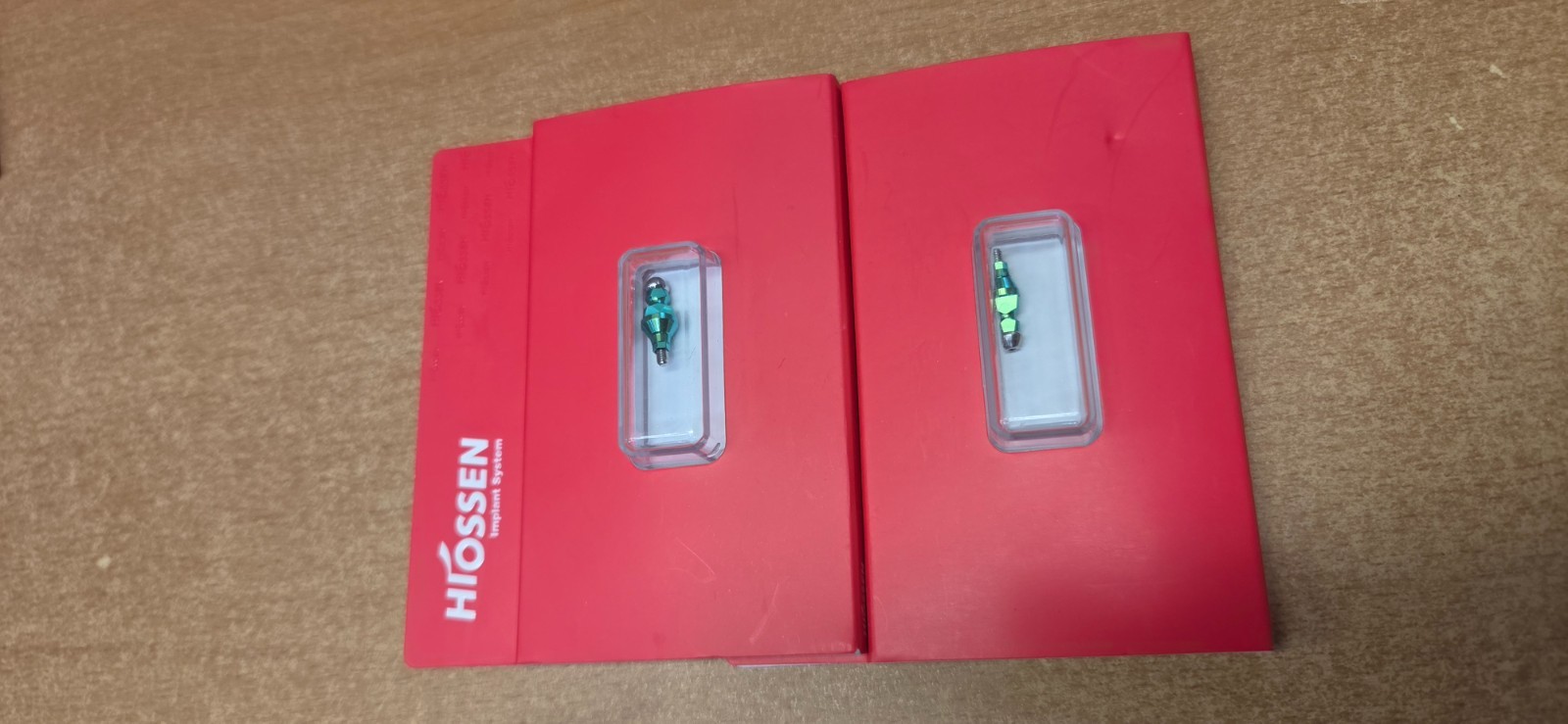 HIOSSEN IMPLANT ANALOG “ORIGINAL”, 20pc Reg Size, 7pc MINI Size