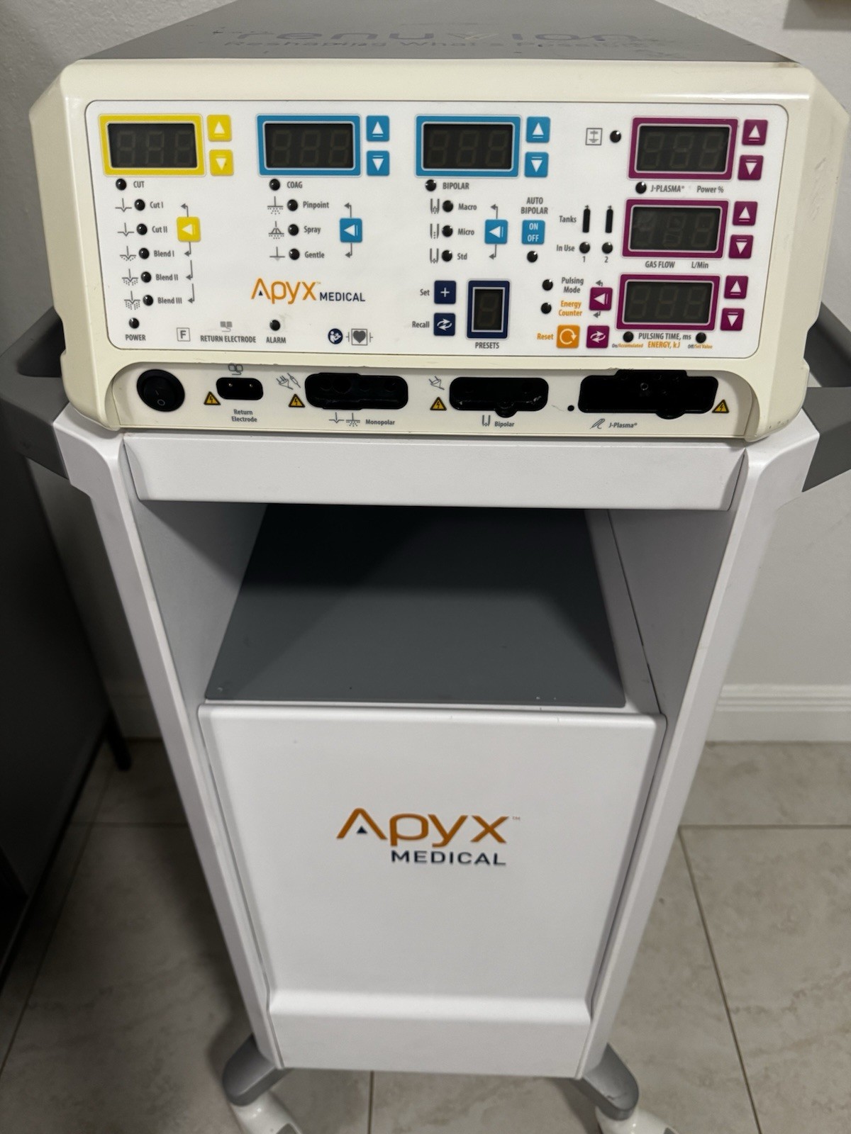 Renuvion APYX-RS3 Plasma System Generator Cart Mounted Skin Tightening