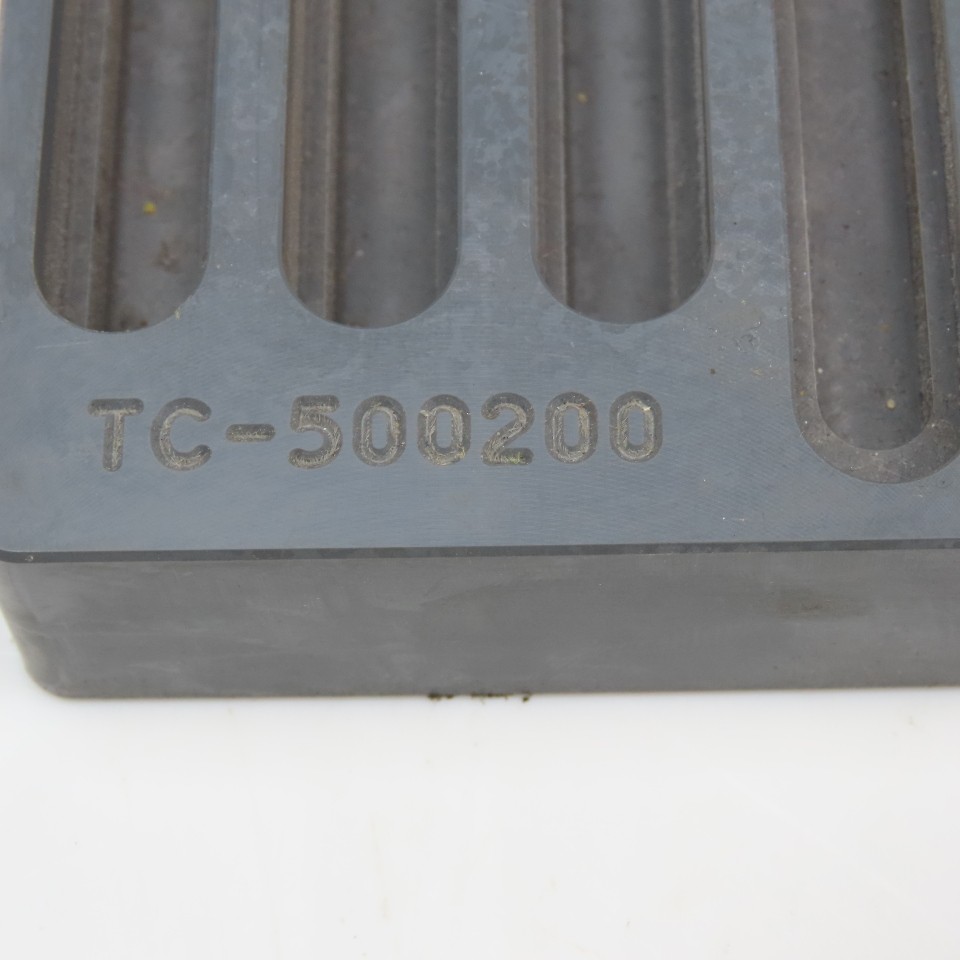 R&R Fixtures TC-500200 502mm x 197mm x 25mm Component Tray M6, M8, 1/4-20