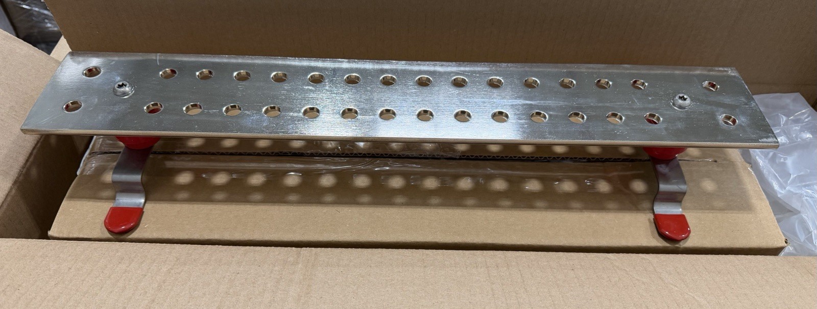 Panduit GB4N0016TPI-1, Tin Plated Ground Bar,24IN LG, 16 POS.