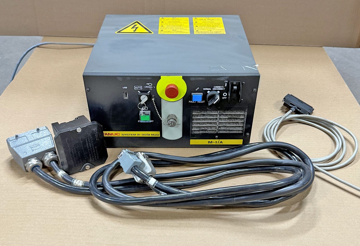 FANUC M-1iA/0.5S Delta Robot w/R-30iB Mate M-1iA Controller 280mm Reach/0.5 kg