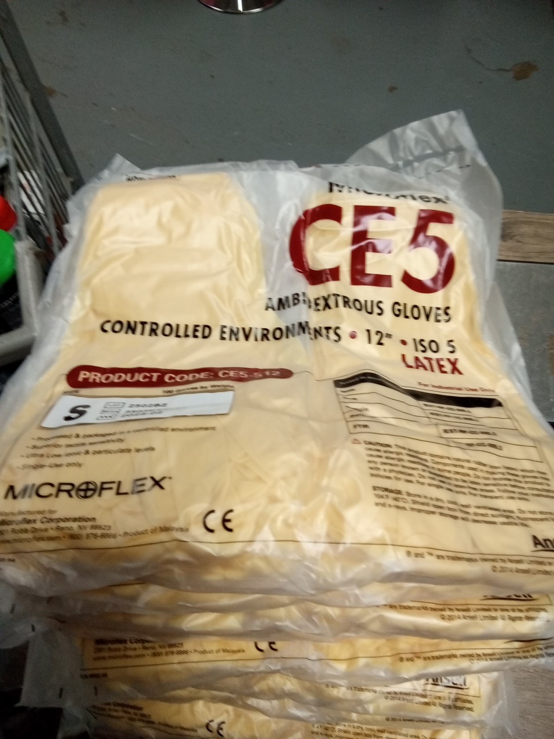 MicroFlex CE 5 System 12″ ISO 4 Latex Ambidextrous Gloves Medium 100pk 278 Dt