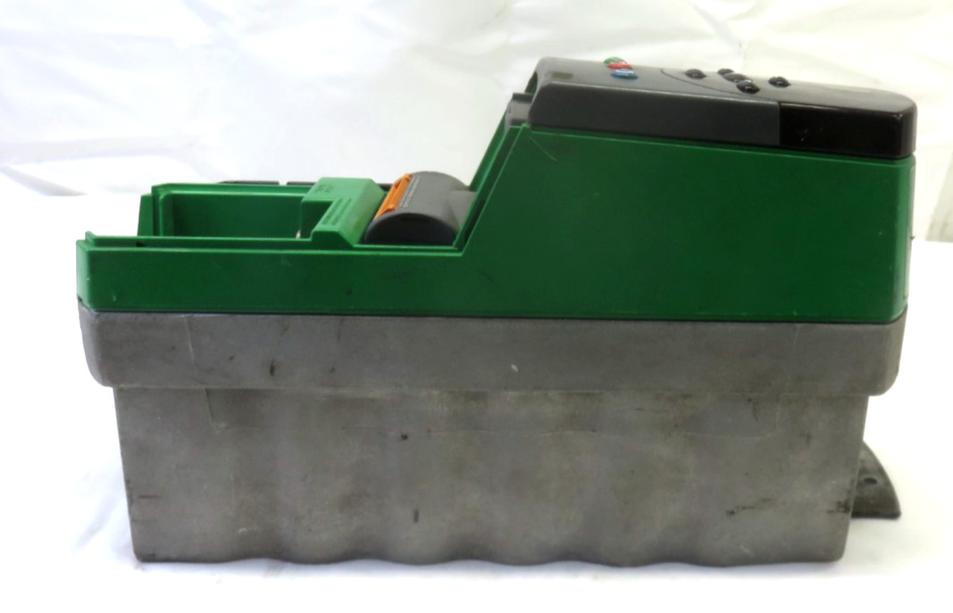 CONTROL Techniques UNI2402 Unidrive AC Drive, FOR PARTS/ REPAIR