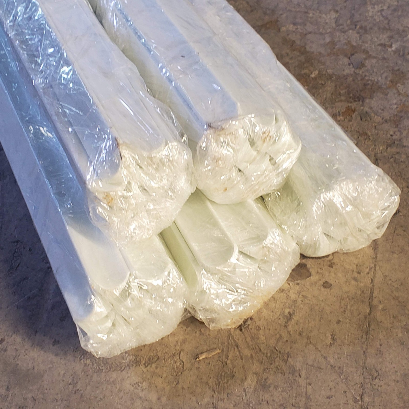 PLANTRA (50 Pack) Trunk Builder Reinforced Fiberglass Tree Stake 3/4″x74″ White