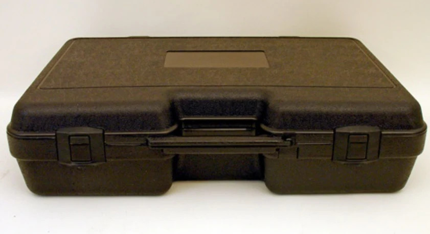 709 – PLATT LUGGAGE – BLOW MOLDED CASE – Exterior Dimensions (L x W x D): 23″ x