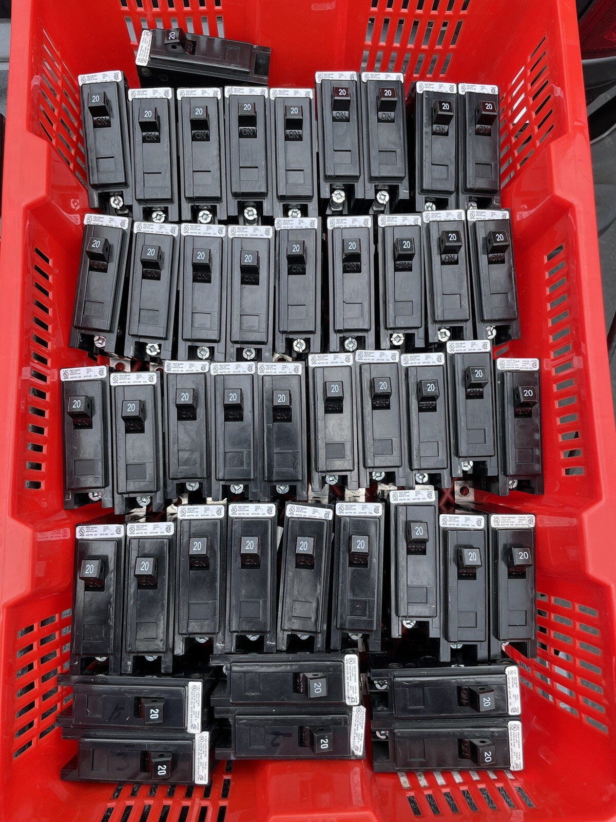 1-EATON/CUTLER HAMMER BAB1020/BA1020 1 POLE 20A BAB CIRCUIT BREAKER (USED)