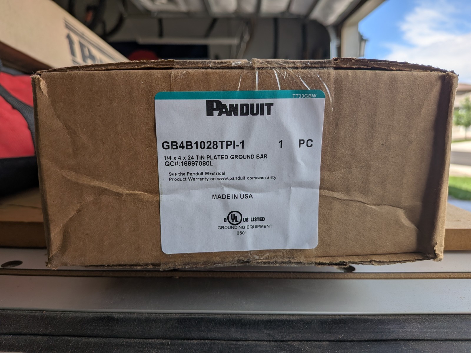 Panduit GB4B1028TPI-1 Tin Plated Copper Grounding Busbar 24 x 4 in