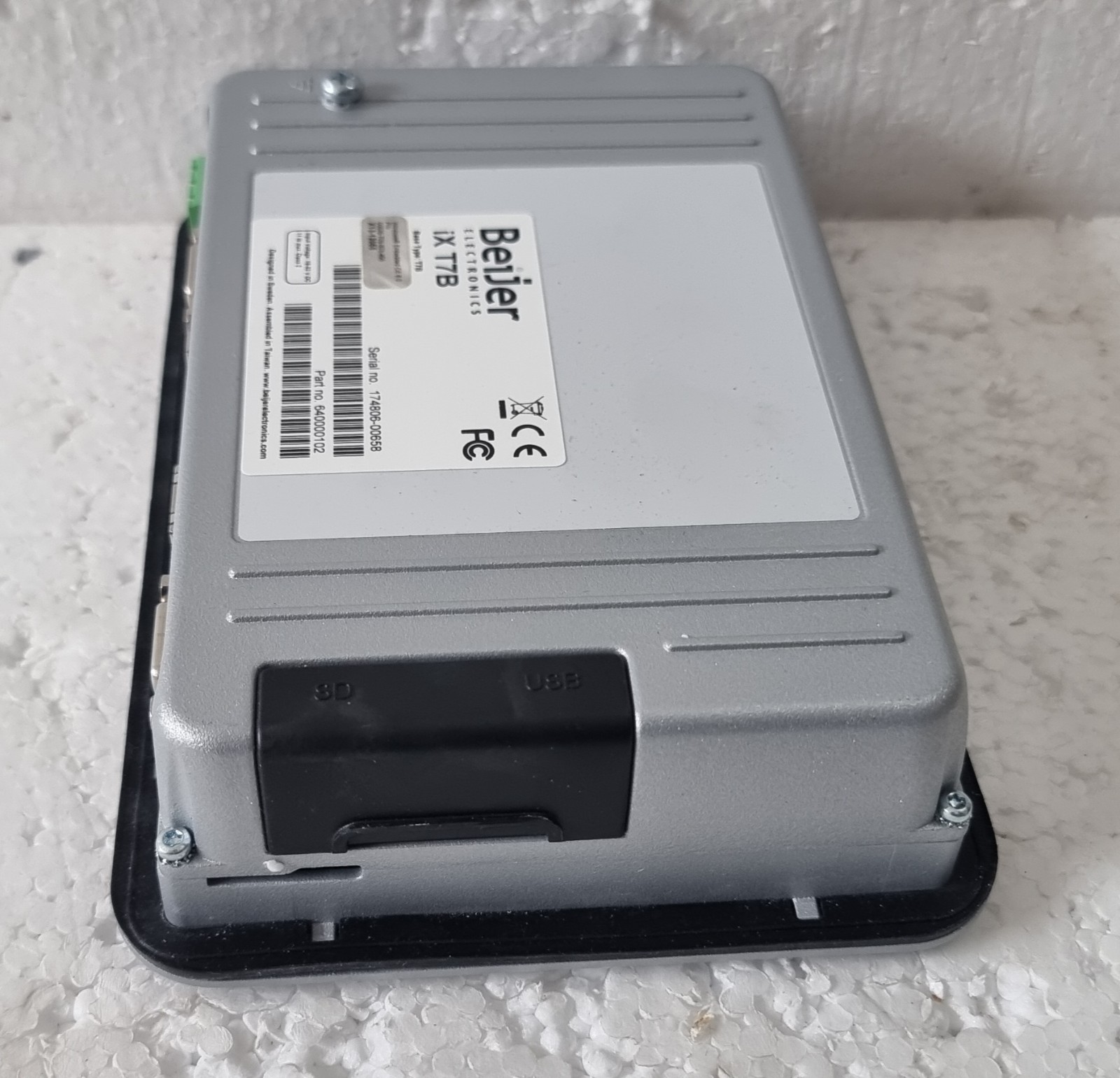 BEIJER ELECTRONICS IX T7B PART NUMBER 640000102 HMI DISPLAY
