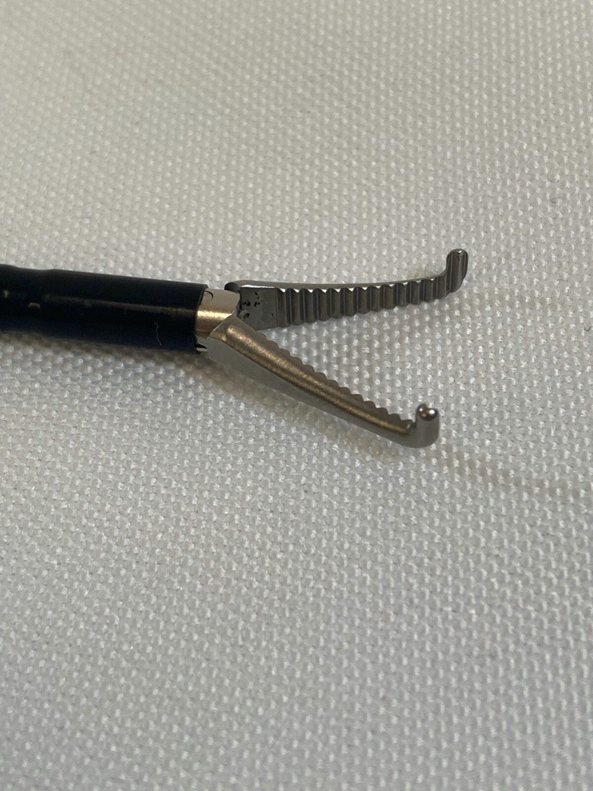 Pentax Microline 3905 ReNew IV Laparoscopic 42cm x 5mm Dissector Forcep