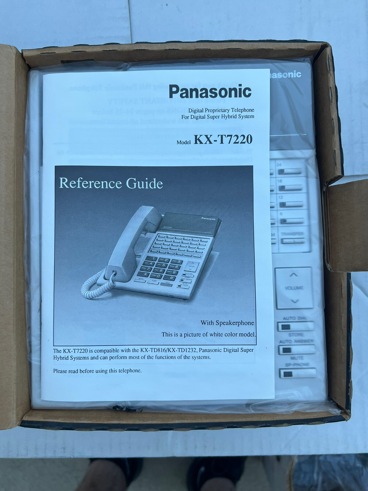 Panasonic KX-T7220 Digital phone (WHITE) *New in original box