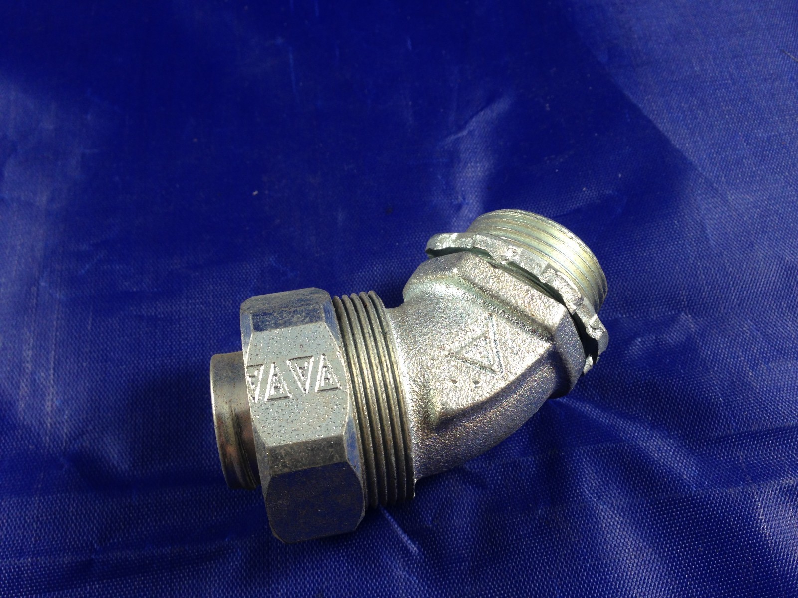 Conduit Connector 3/4″ 45 DEGREE STEEL NON INSULATED Unbranded/Generic
