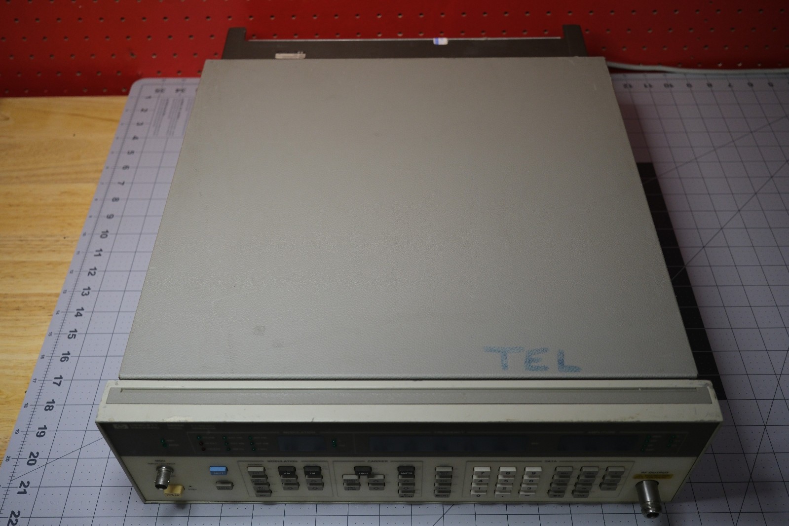 Hewlett Packard HP Agilent 8656B 0.1-990 MHz Signal Generator