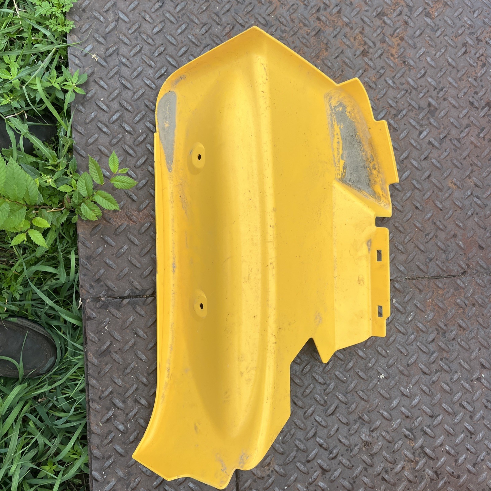 NEW Left Side Fender New Holland L220 L218 OEM 84302587 47545564
