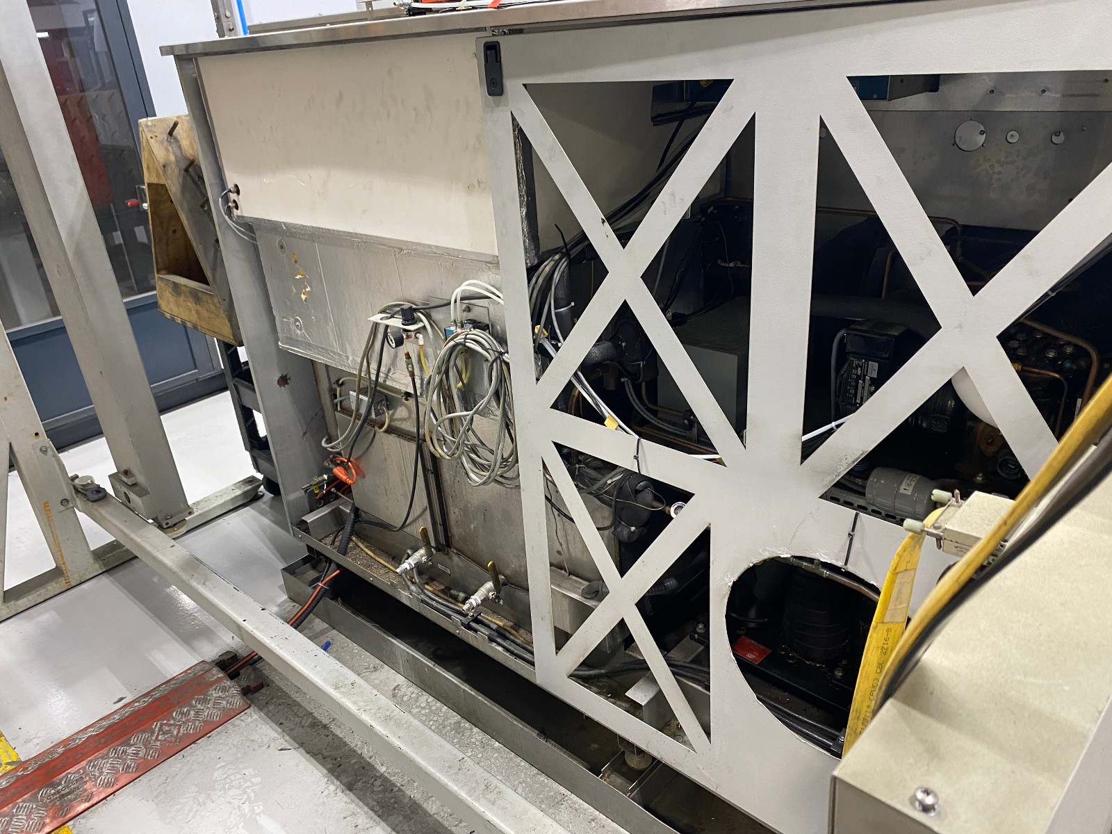 Branson Ultrasonic 1950R Ultrasonic Vapor Degreaser And TDR Lift