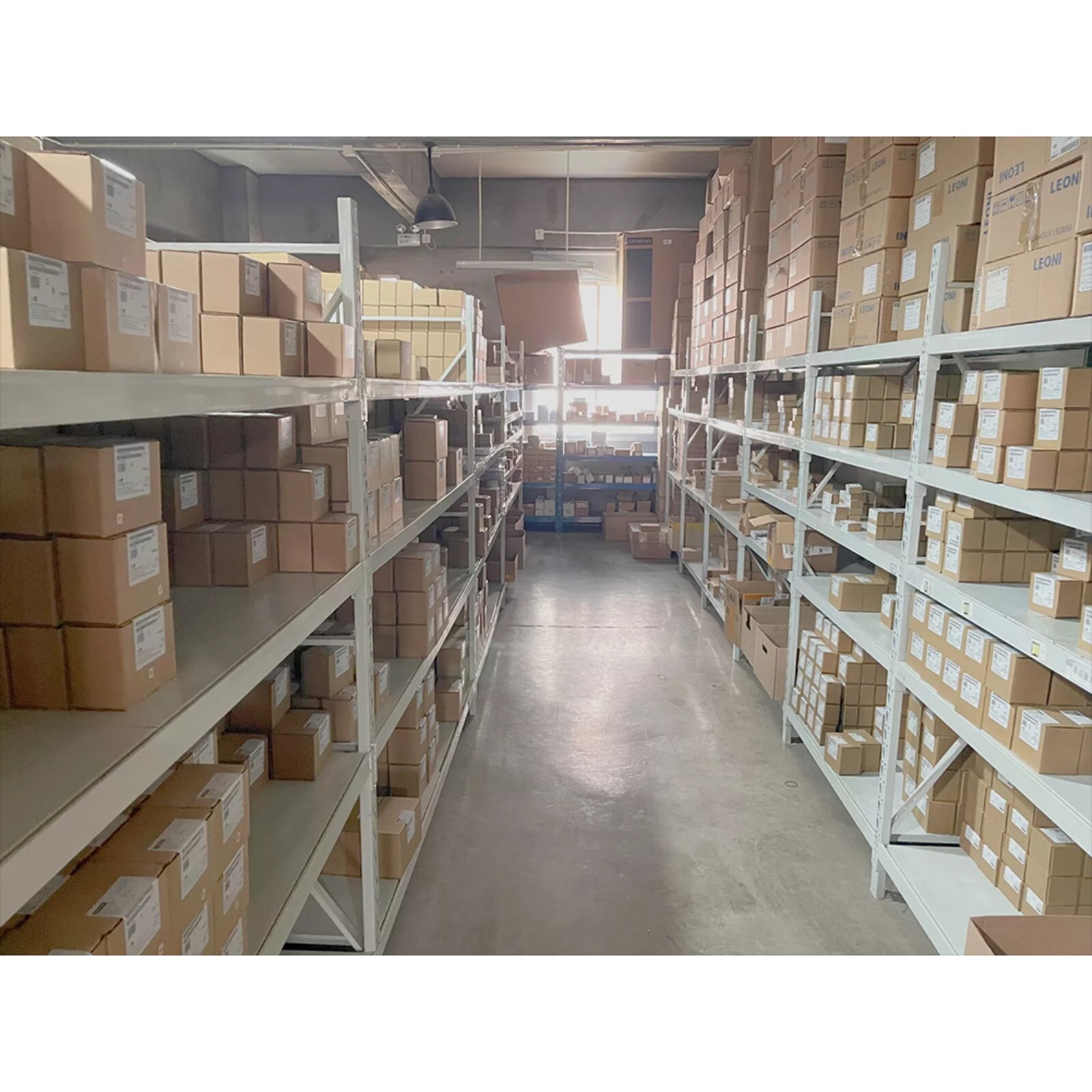 6AU1425-2AD00-0AA0 New Siemens 6AU1 425-2AD00-0AA0 SIMOTION DRIVE-BASED CONTROL