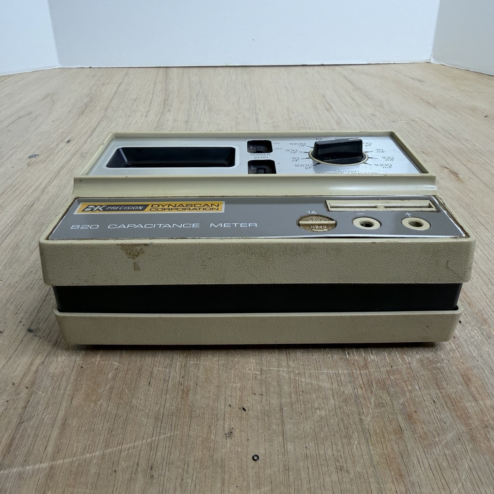 B&K PRECISION DYNASCAN CORPORATION MODEL 820 CAPACITANCE METER – UNTESTED