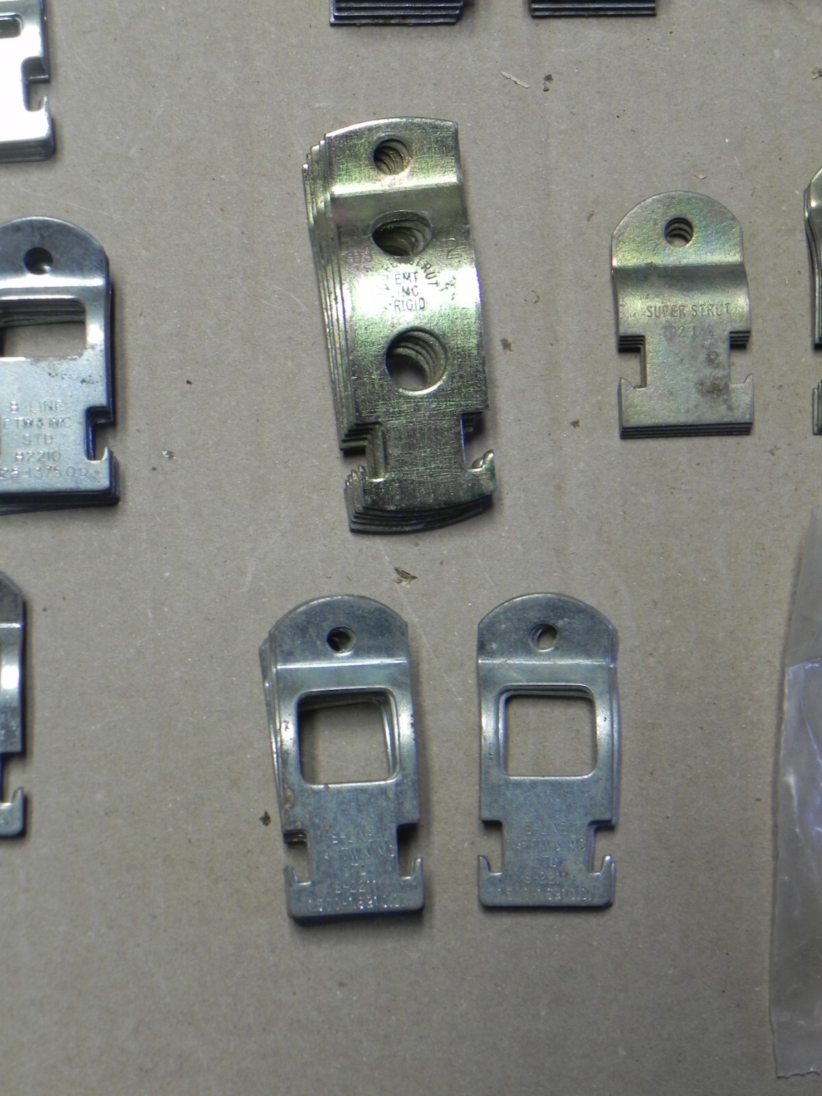 B-Line/ Super -Trut/Globe Pipe Clamps; 49 B-line 1/2″.61 G-7511-4″.25 B-Line 1″