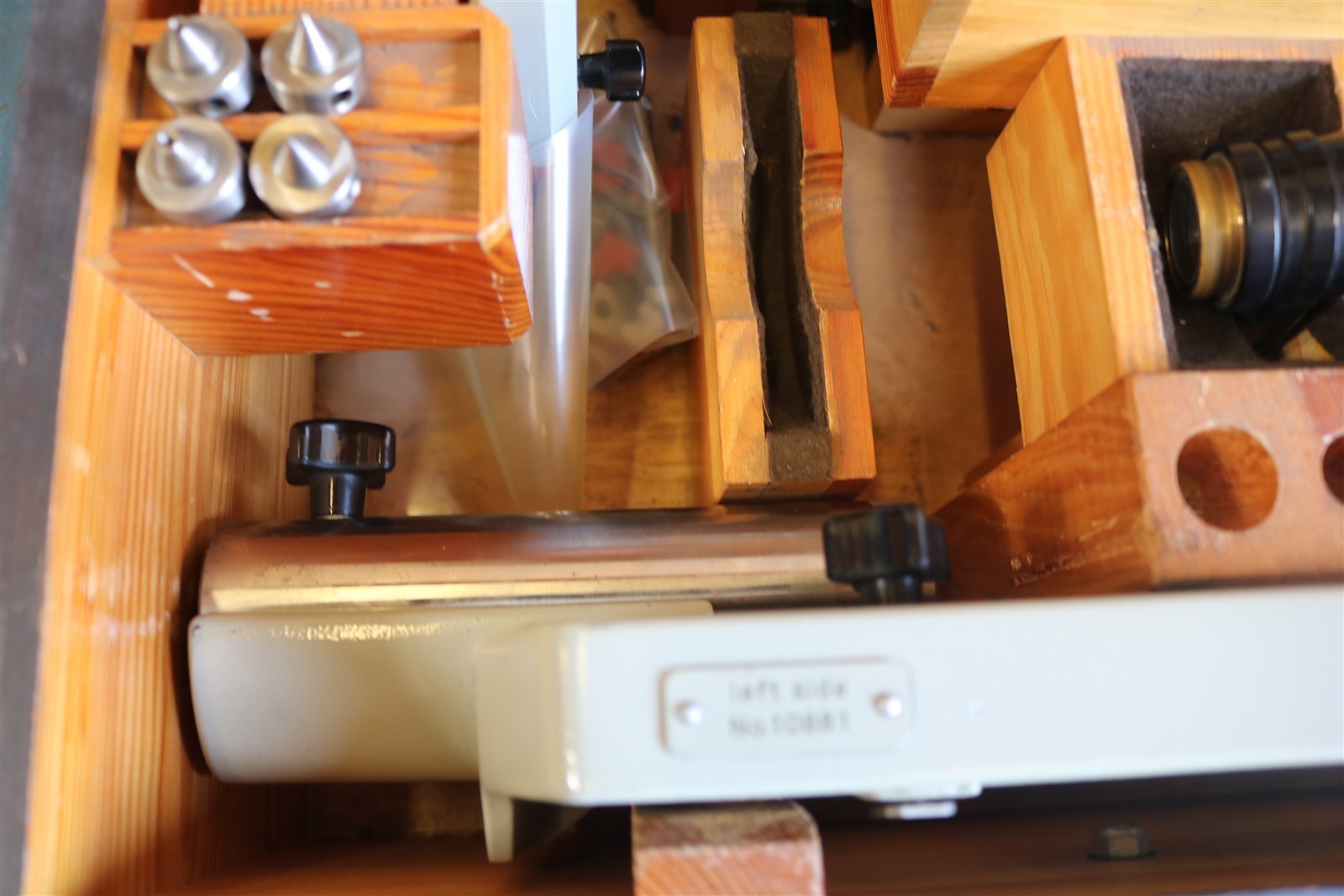 Carl Zeiss Jena comparator Or Microscope Acessory Kit ? – – – E2999