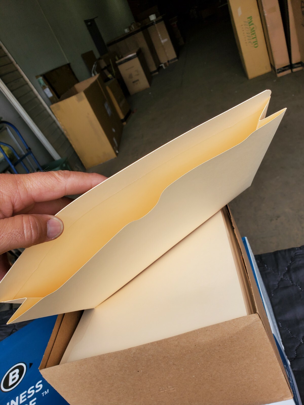 100 Business Source Flat File Pocket Letter 8.50″ X 11″ – 2″ Expansion Manila