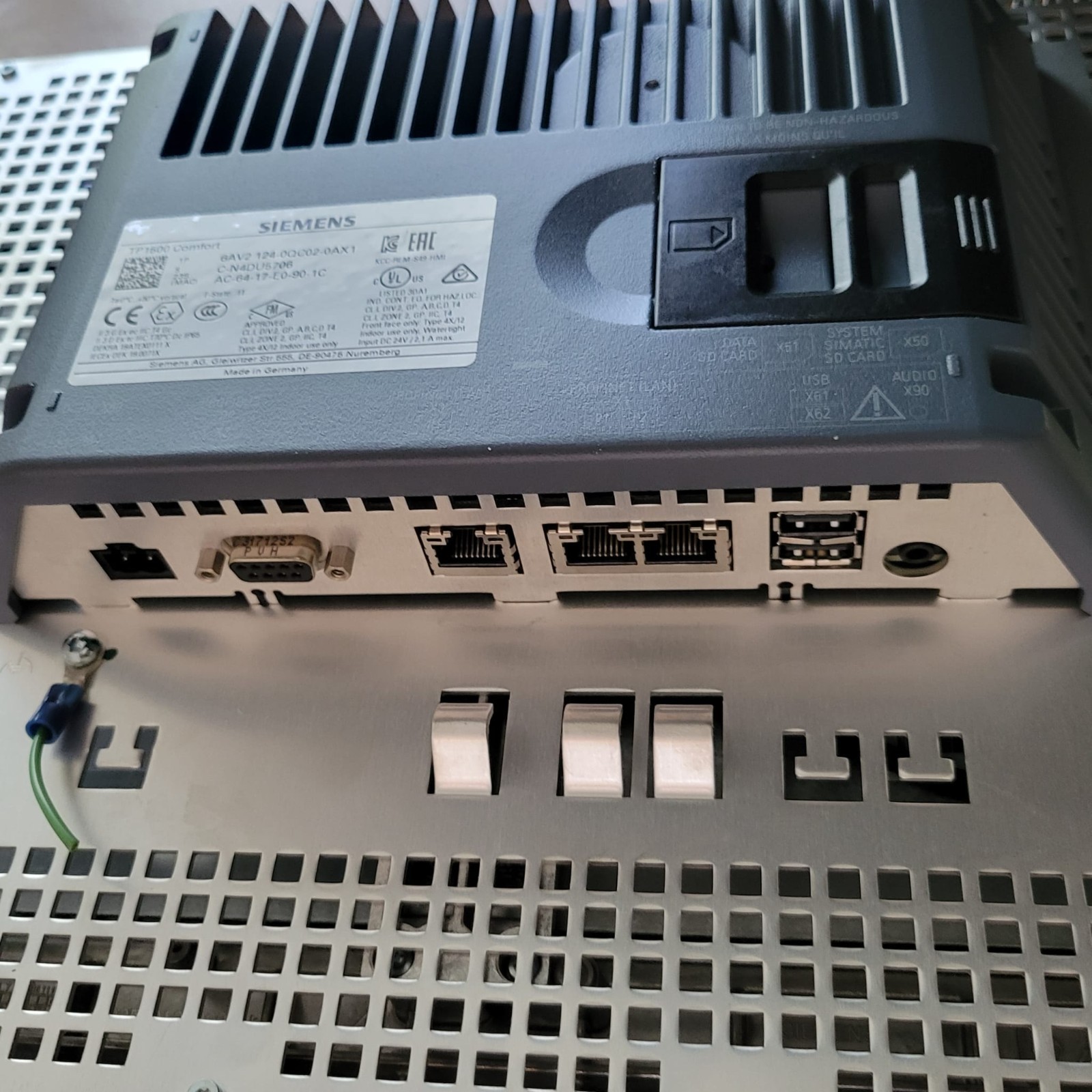 Siemens SIMATIC TP1500 Comfort HMI 6AV2124-0QC02-0AX1 15″ Touch Panel