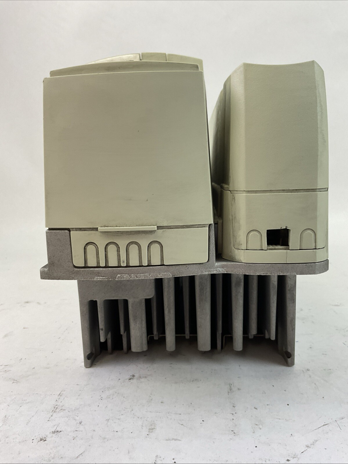 CONTROL TECHNIQUES SP2402 UNIDRIVE INPUT 380-480V OUTPUT 0-480V **NO KEYPAD**