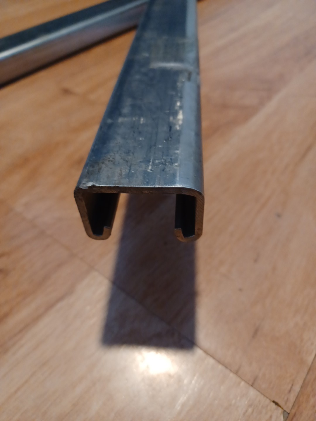 B-LINE SOLID STRUT CHANNEL 1″×1-5/8″×40-5/8″ STAINLESS STEEL 304 12 GAUGE Qty 1