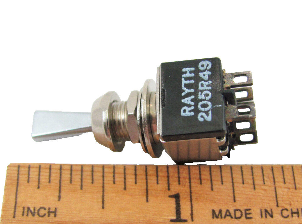 (25x) DPDT None-On-Mom (On), 5A @ 120VAC/28VDC, 2A @ 25 Flat Bat Toggle Switch