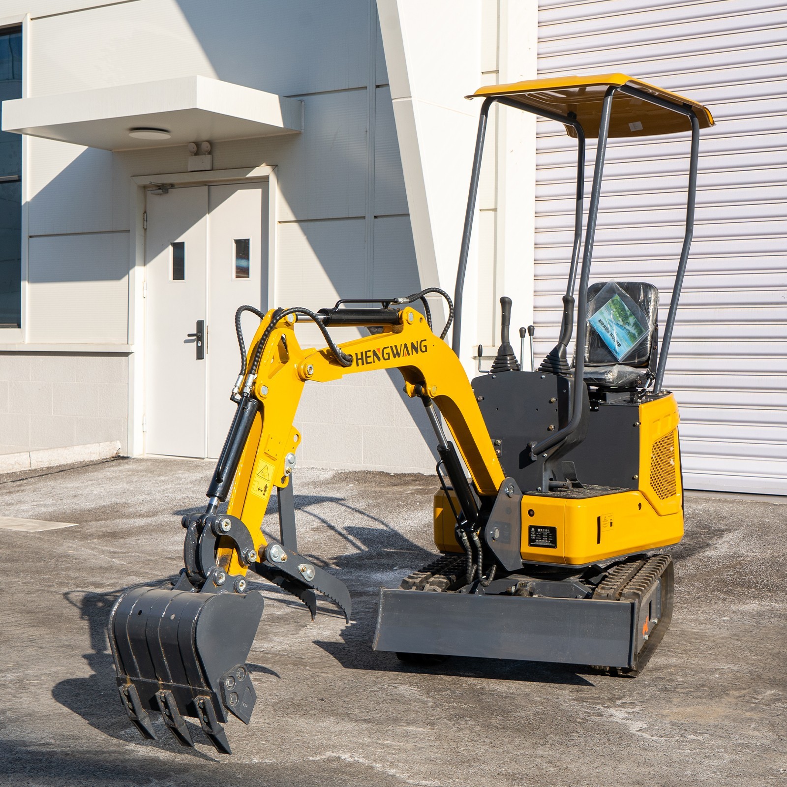Mini Excavator With Chassis Extension And Boom Swing 15HP Free Shipping