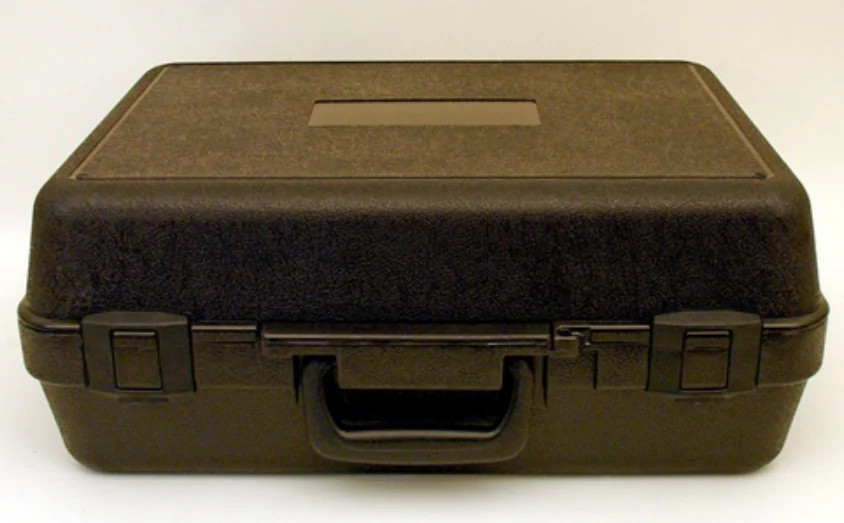 707 – PLATT LUGGAGE – BLOW MOLDED CASE – Exterior Dimensions (L x W x D): 19″ x