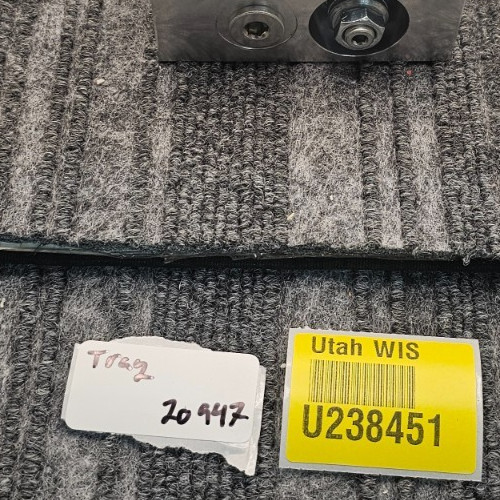 Hydraulic Manifold Steel Flow Control Valve 1.500 x 4.000 3-Port