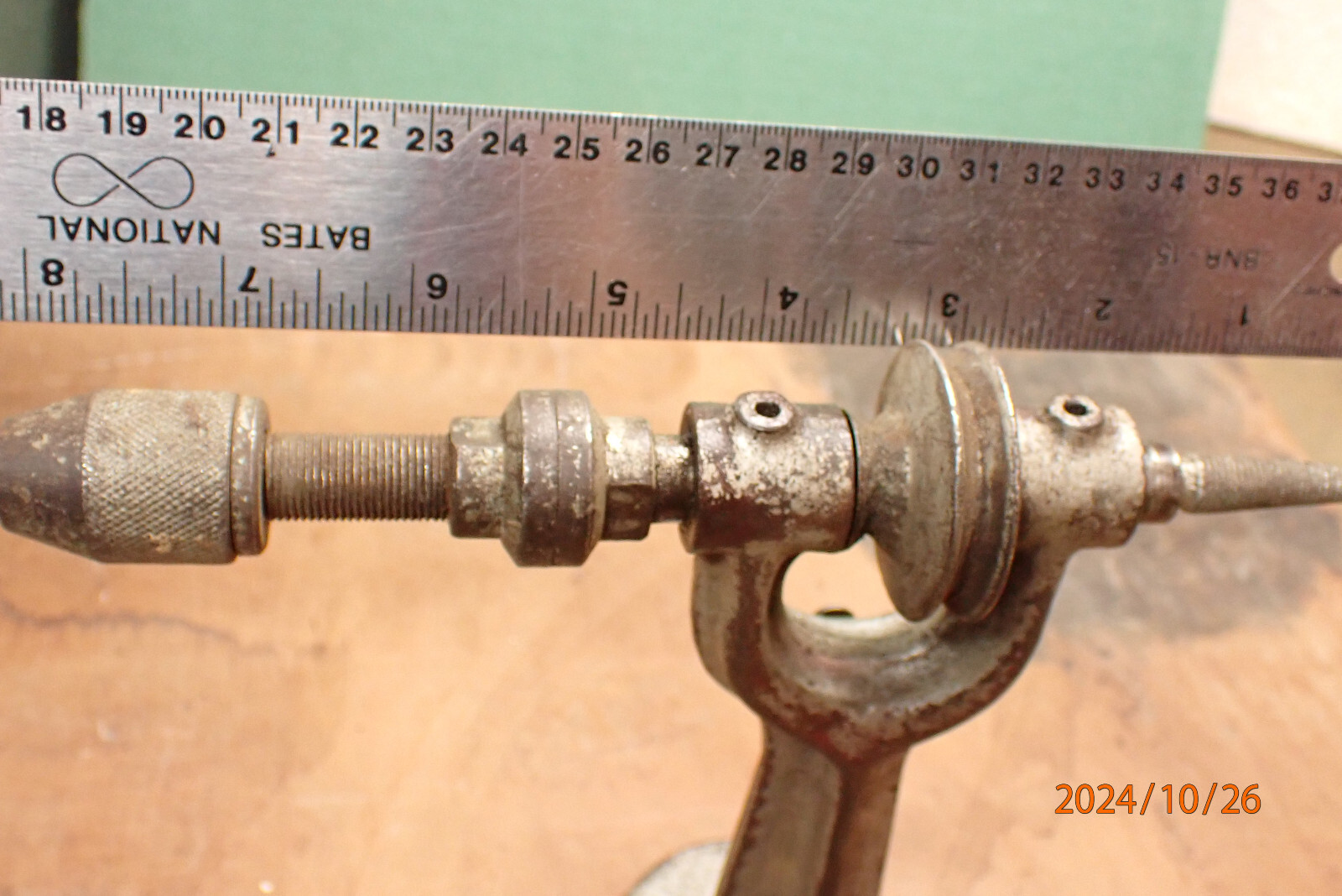 VINTAGE SMALL BELT DRIVE DRIVEN POLISHING GRINDING ARBOR