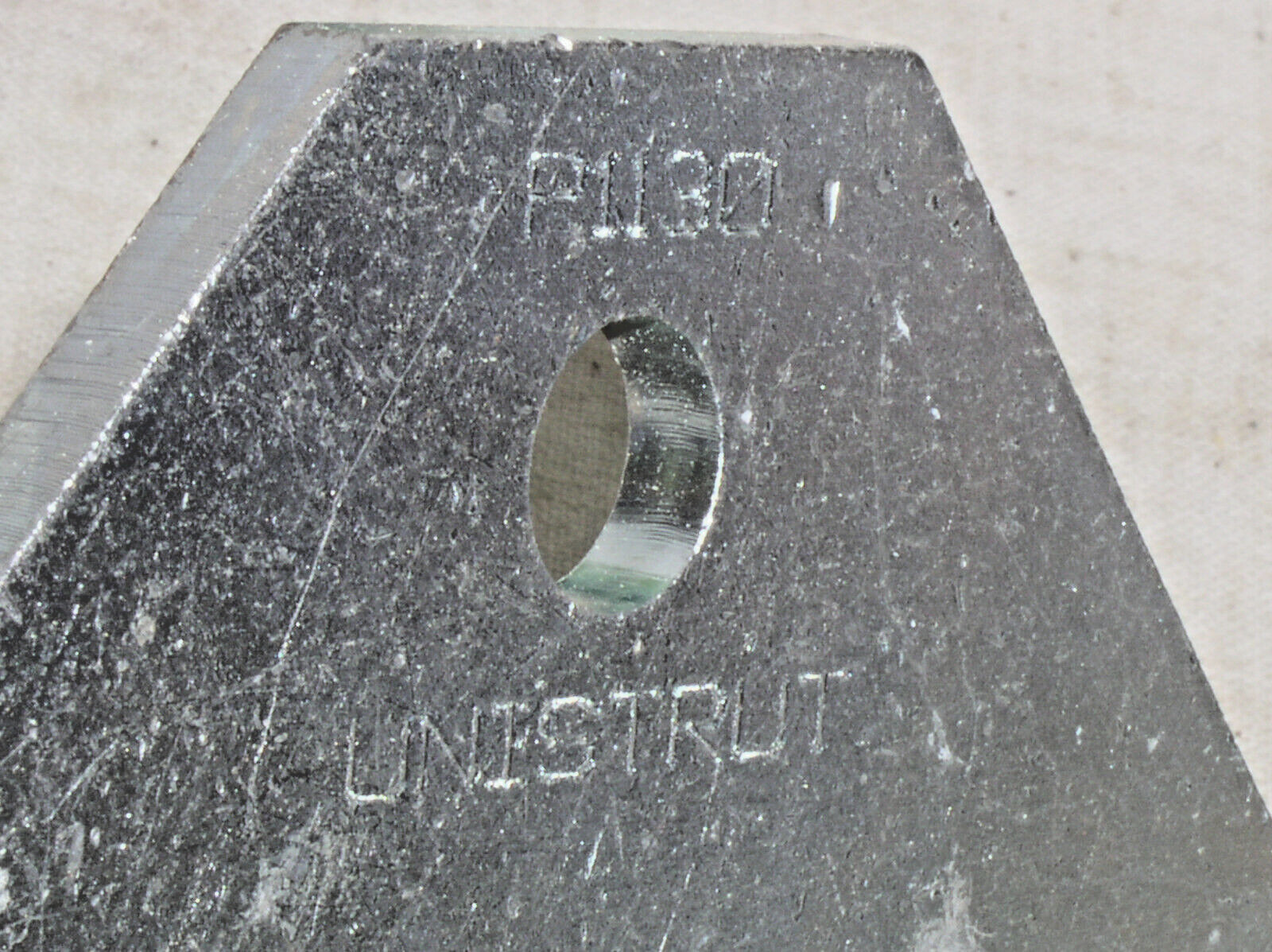 UNISTRUT P1130 HEAVY DUTY 90* PERMA-GREEN 3 GALVANIZED 2 4 HOLE SLOT BRACKET USA