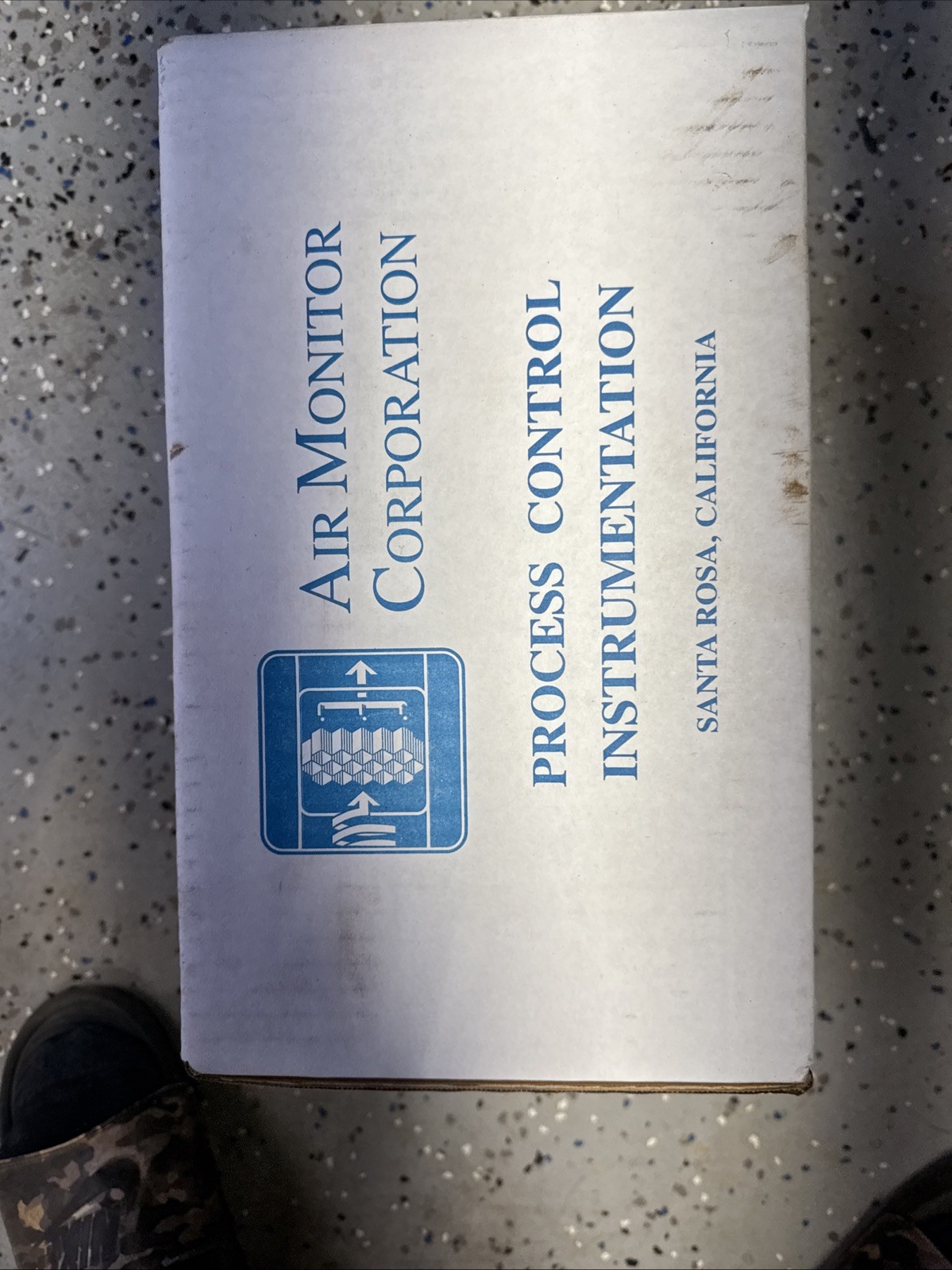 AIR MONITOR CORP MASS-TRON-II Mass Flow Transmitter 24 VAC/DC Brand New!