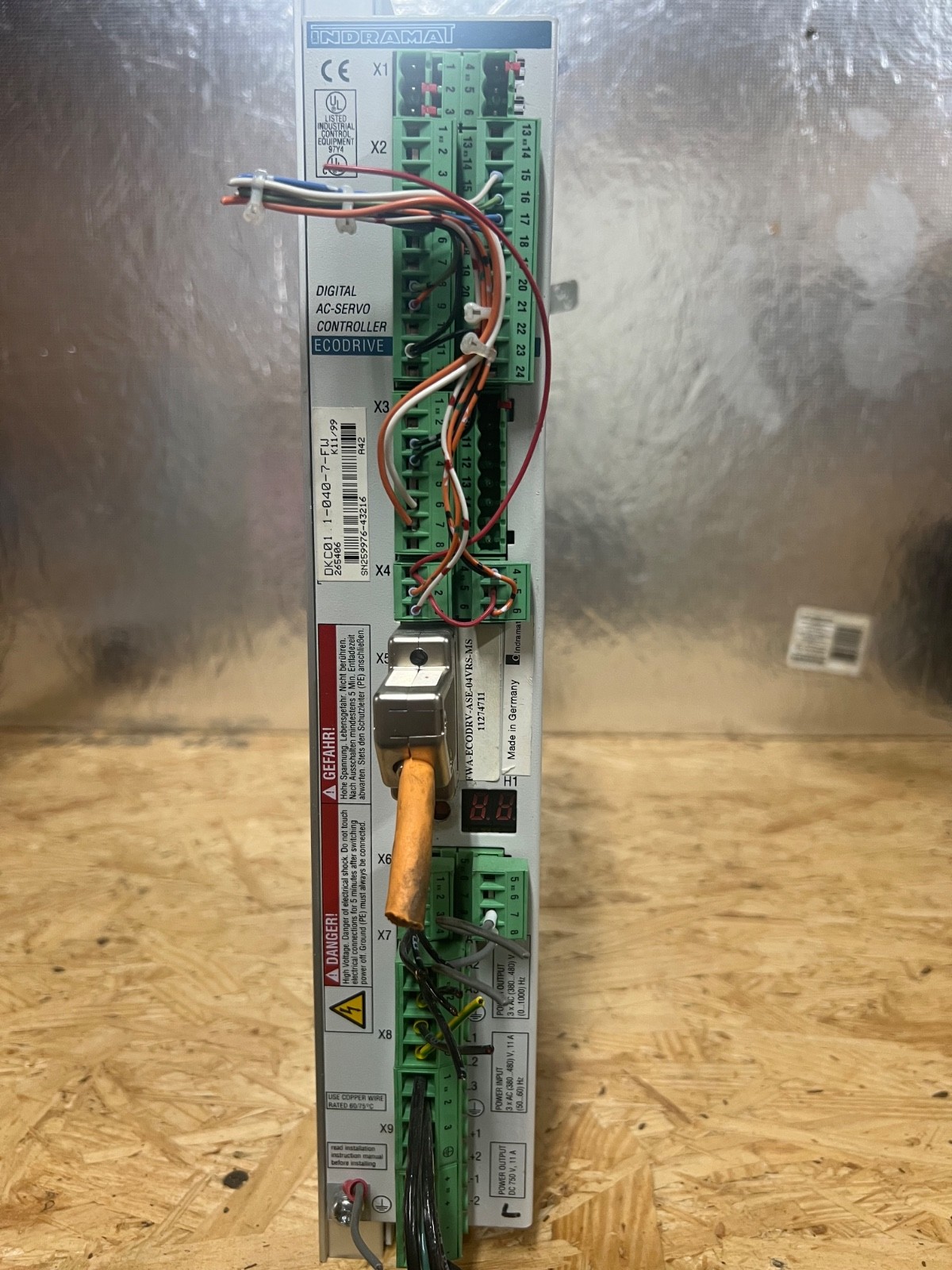 INDRAMAT DKC01.1-040-7-FW DIGITAL AC-SERVO CONTROLLER ECODRIVE