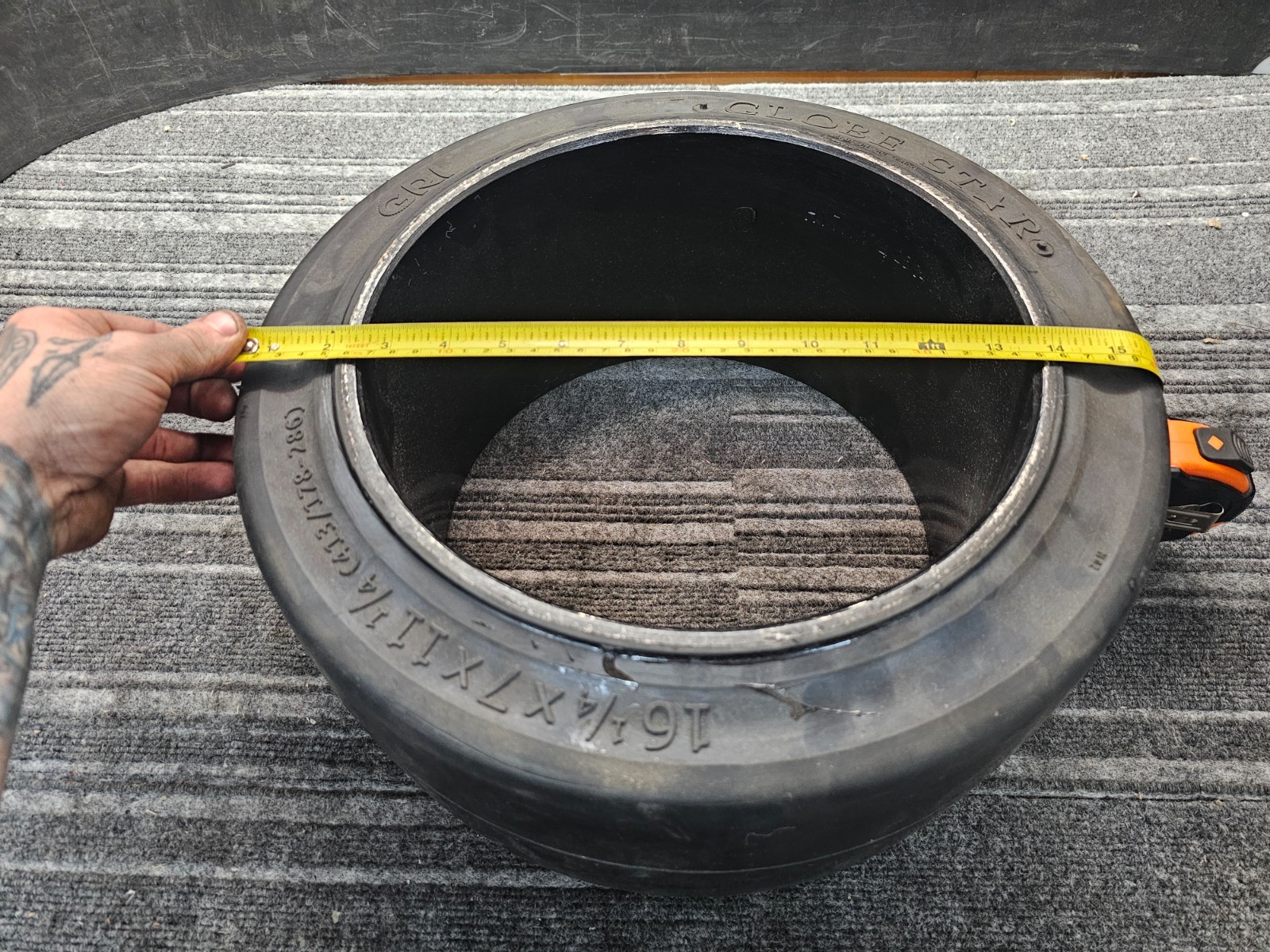 (QTY 2) Globe Star Smooth Press On Forklift Tire 16-1/4x7x11-1/4 (413/178-286)