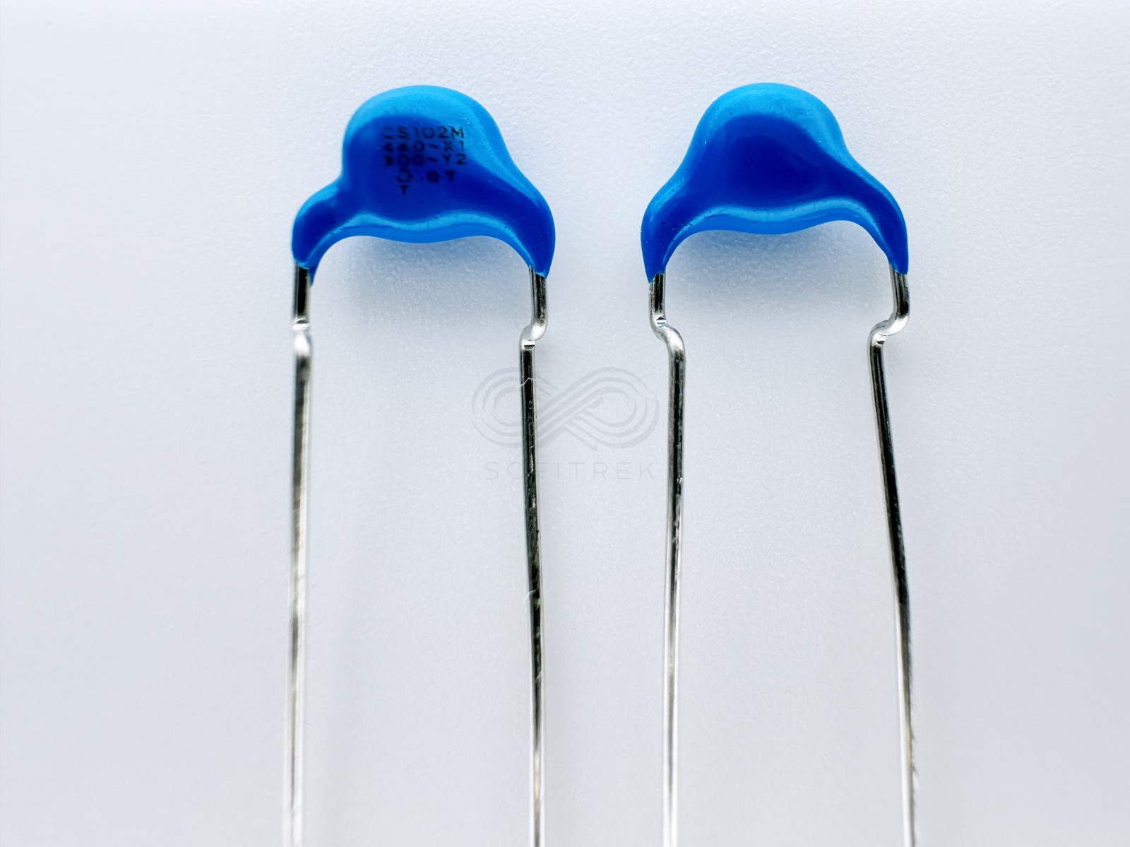 CS65ZU2GA102MYGKA TDK 1000pF X1 Y2 300VAC 2.6kV High Voltage Ceramic Capacitor