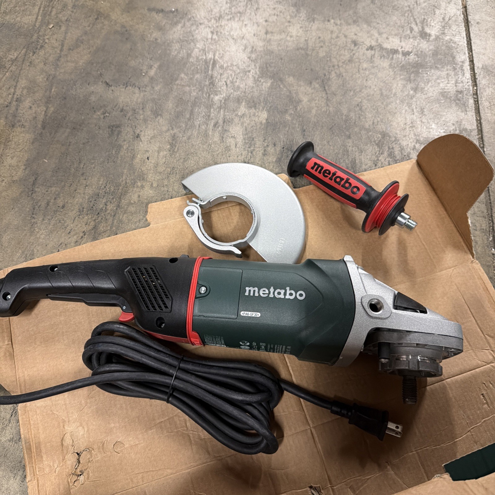 (OPEN BOX) Metabo 7″ Angle Grinder 8,500 RPM 15 Amp Paddle Switch VibraTech