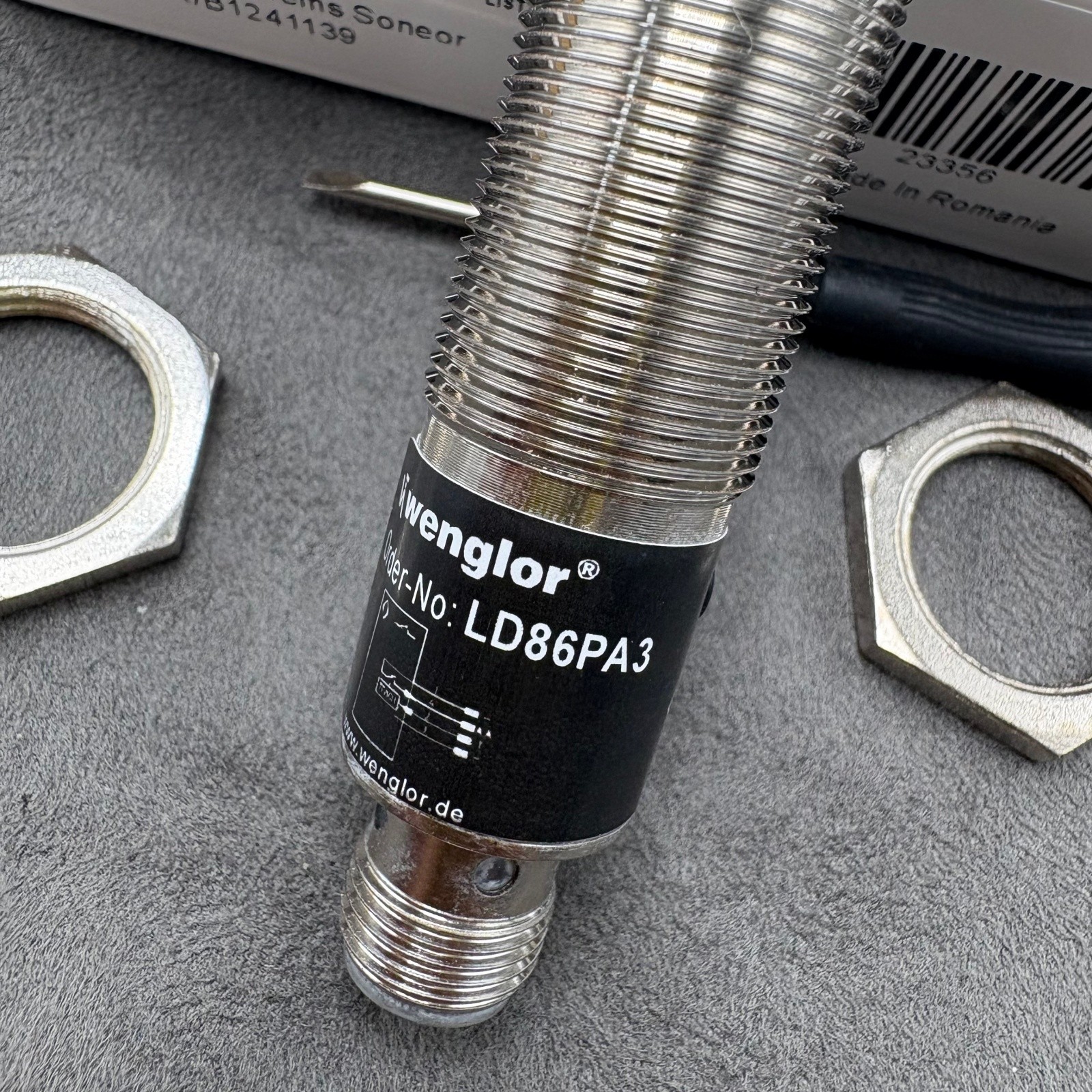 New In Box Photoelectric switch sensor For WENGLOR LD86PA3 Retro-reflex Sensor