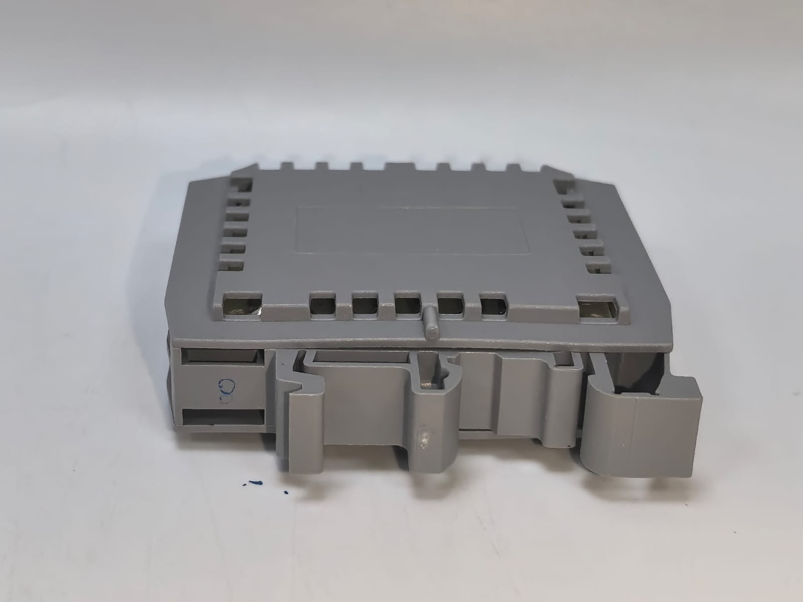 LOT 2 PCS ENTRELEC 001022805 RB122A-135VAC-DC TERMINAL BLOCK ABB 1SNA010228R0500