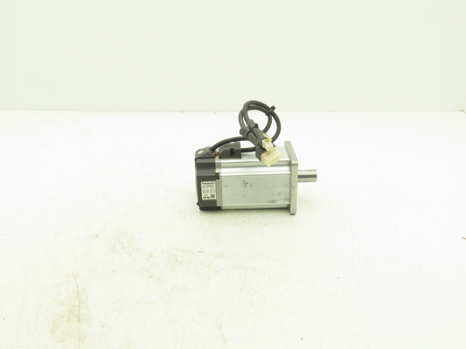Panasonic MUMS082A1A0S Servo Motor 126V 4.3A 0.75kW 3Ph 3000RPM 200Hz 19mm Shaft