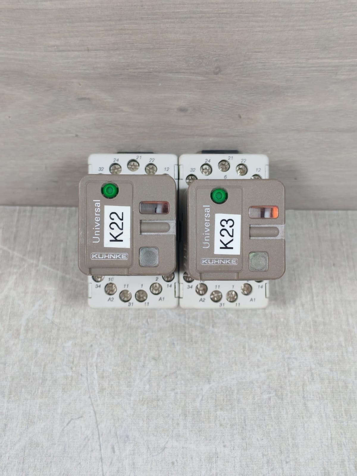 LOT 2PCS KUHNKE UNIVERSAL UF3-125VDC N RELAY WITH BASE 10A 250VAC