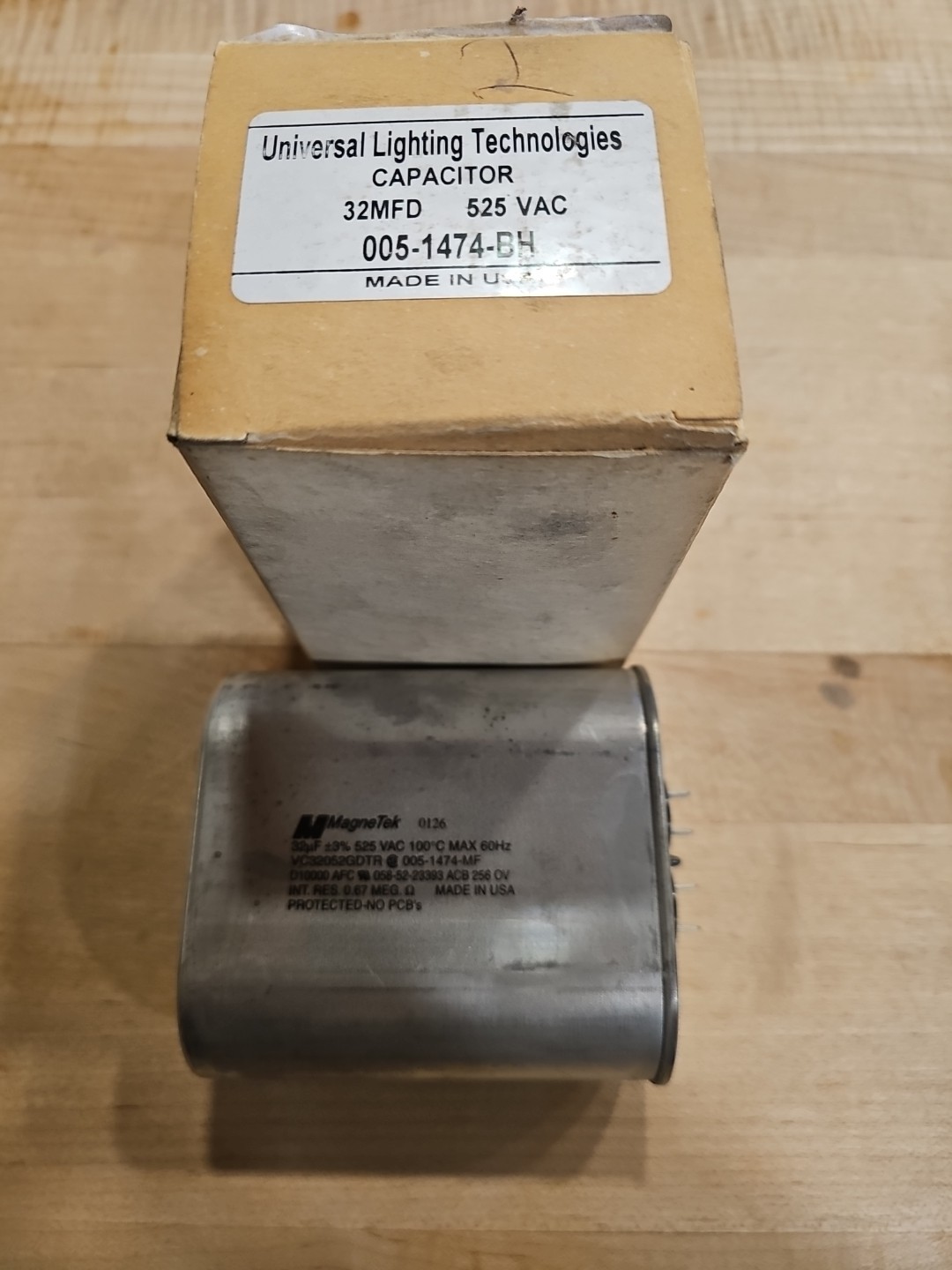 UNIVERSAL 005-1474-BH HID LIGHTING CAPACITOR, 32MFD, SFD52T32L391K, 525VAC – NIB