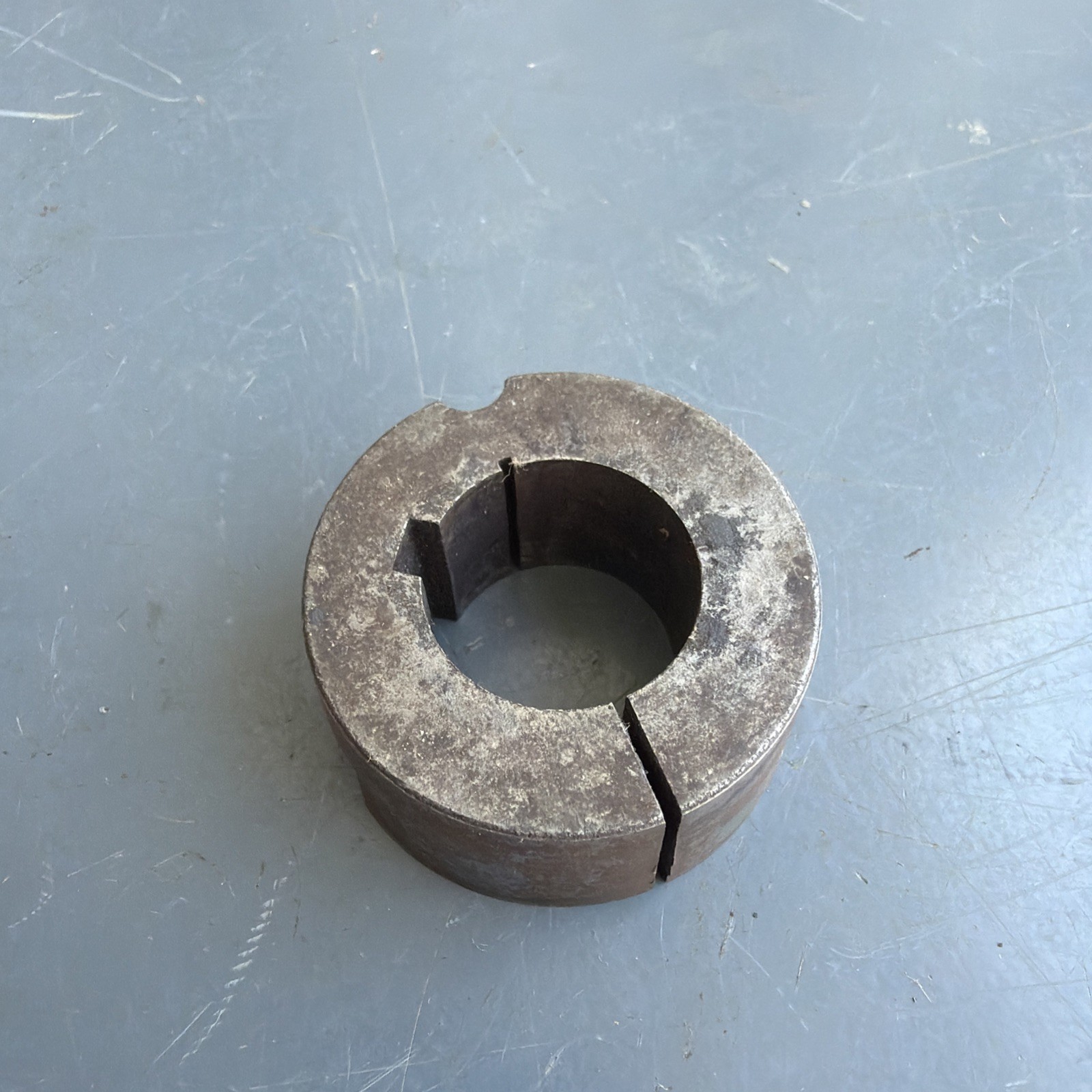 Unbranded 1610 1-1/8 Taper-Lock Bushing, 1 1/8″ Bore, W/ Keyway – USED