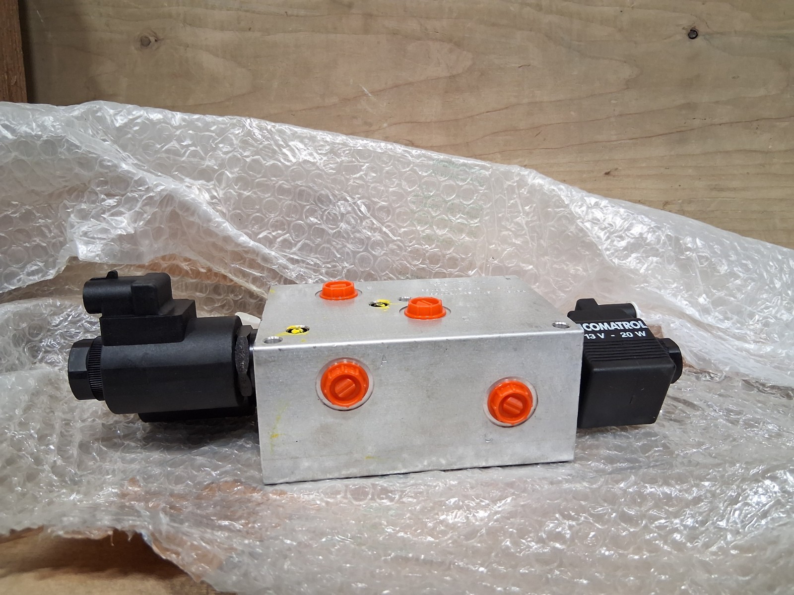 Comatrol hydraulic manifold 89.02.435.1.9 16.04 010404 with 13V coils
