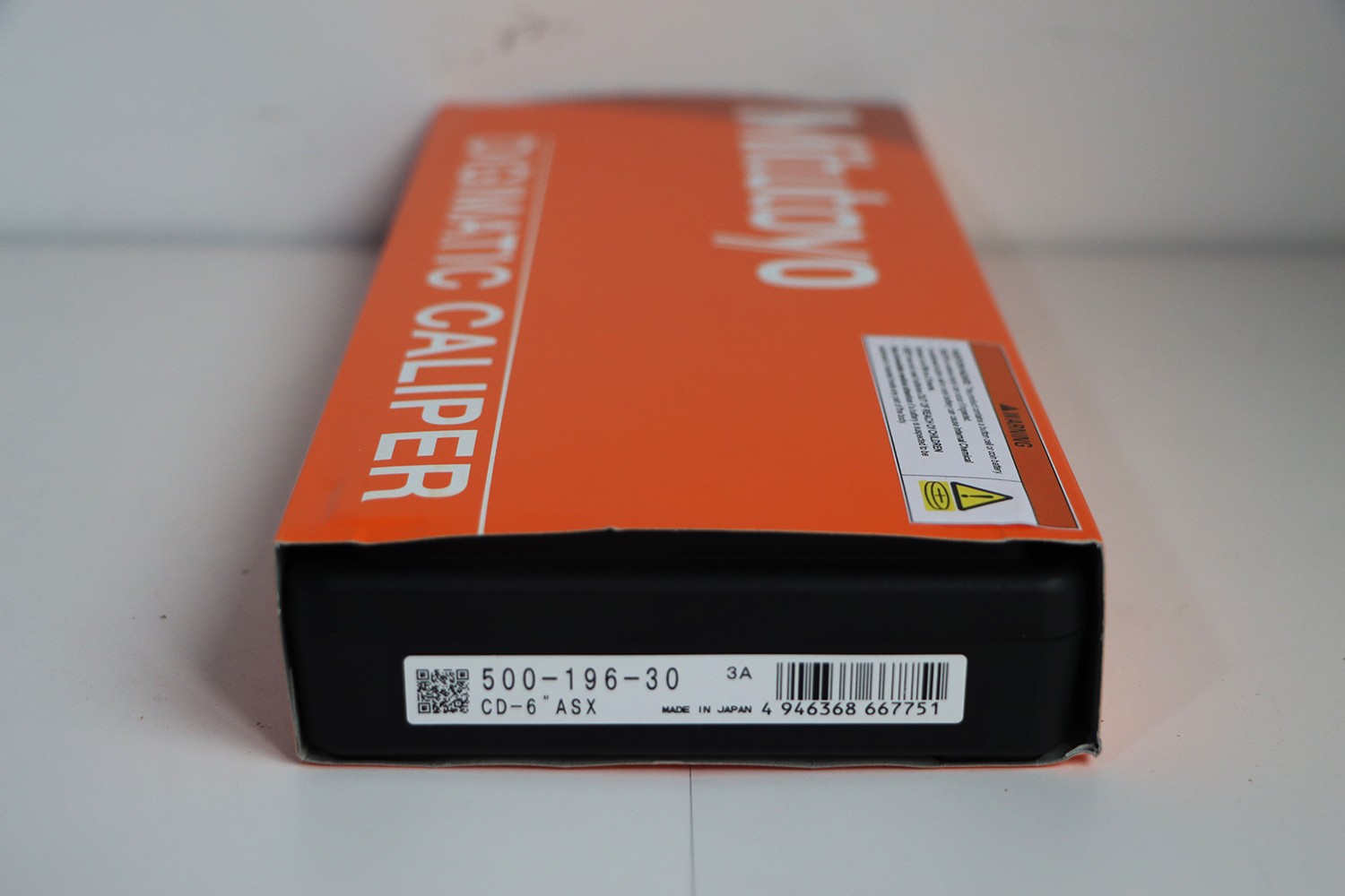 Mitutoyo 500-196-30 Caliper, Digital, Inch/Metric, 0-6″/150mm, 0.0005″/0.01mm